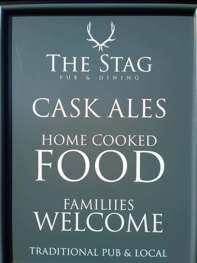Отель The Stag Northwood  Экстерьер фото